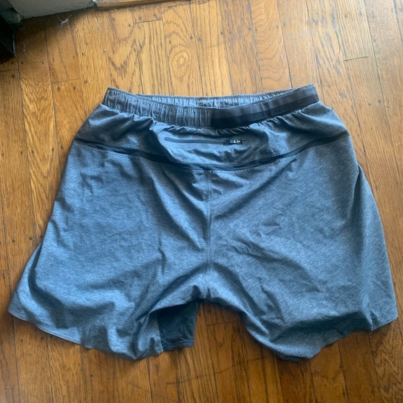 Men’s Lululemon Surge Shorts - Picture 2 of 4